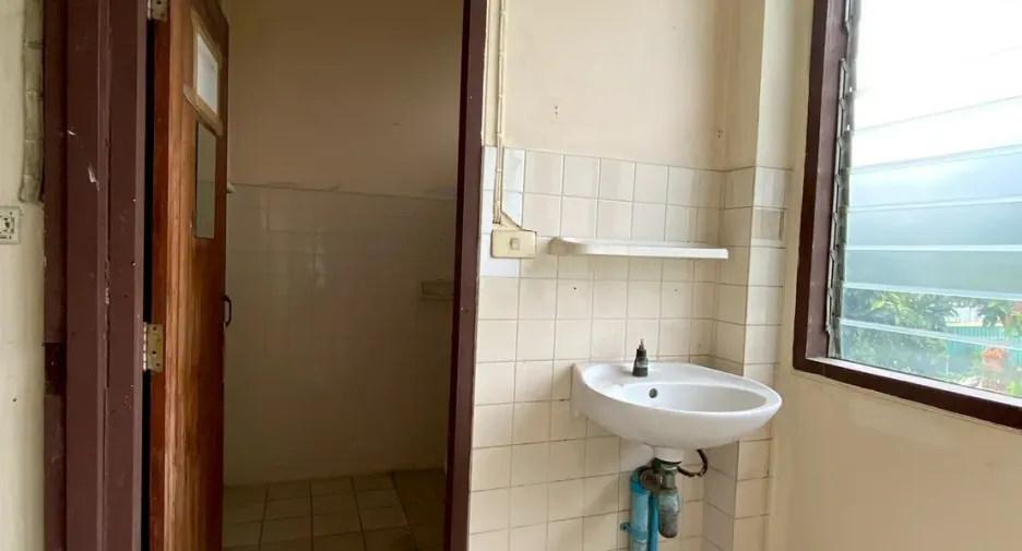 À vendre et à louer 12 chambres maison à Bang Na, Bangkok