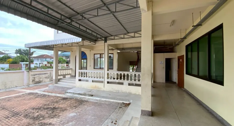 À vendre et à louer 12 chambres maison à Bang Na, Bangkok