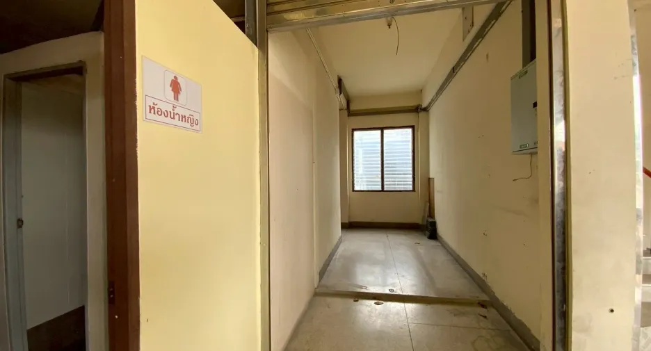À vendre et à louer 12 chambres maison à Bang Na, Bangkok