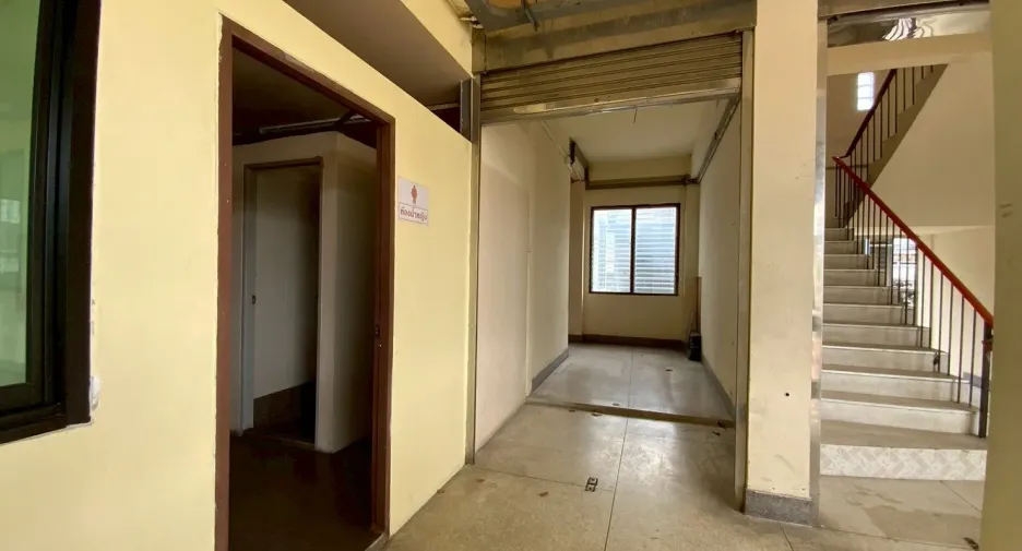 À vendre et à louer 12 chambres maison à Bang Na, Bangkok