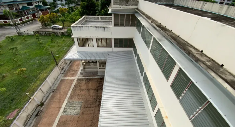 À vendre et à louer 12 chambres maison à Bang Na, Bangkok