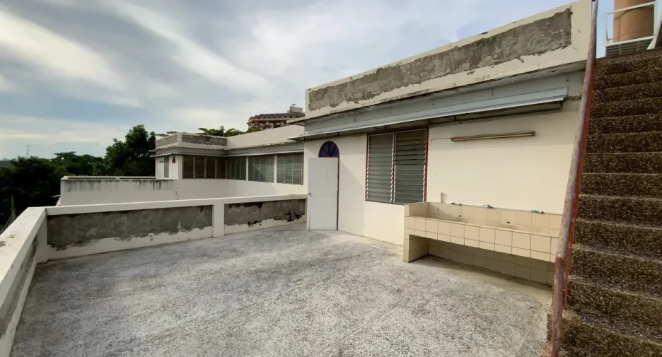 À vendre et à louer 12 chambres maison à Bang Na, Bangkok