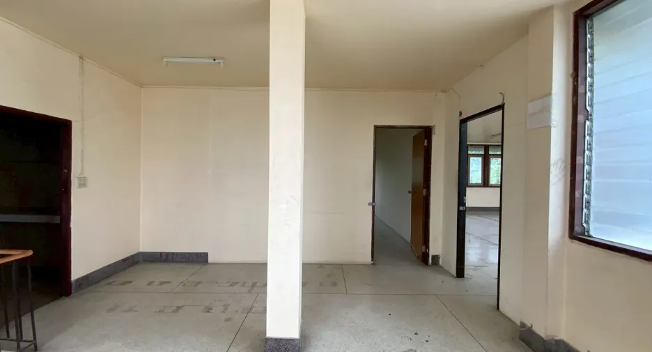 À vendre et à louer 12 chambres maison à Bang Na, Bangkok