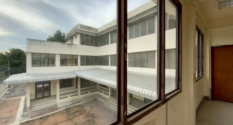 À vendre et à louer 12 chambres maison à Bang Na, Bangkok