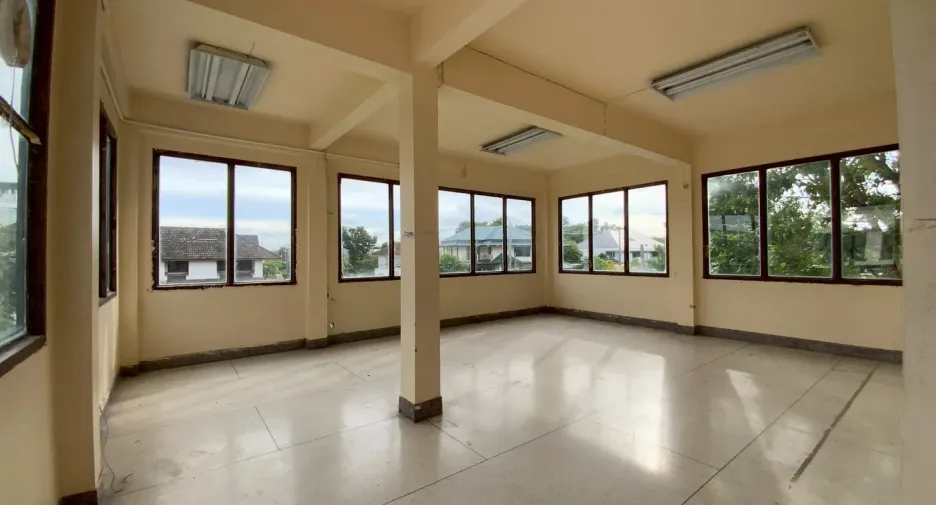 À vendre et à louer 12 chambres maison à Bang Na, Bangkok