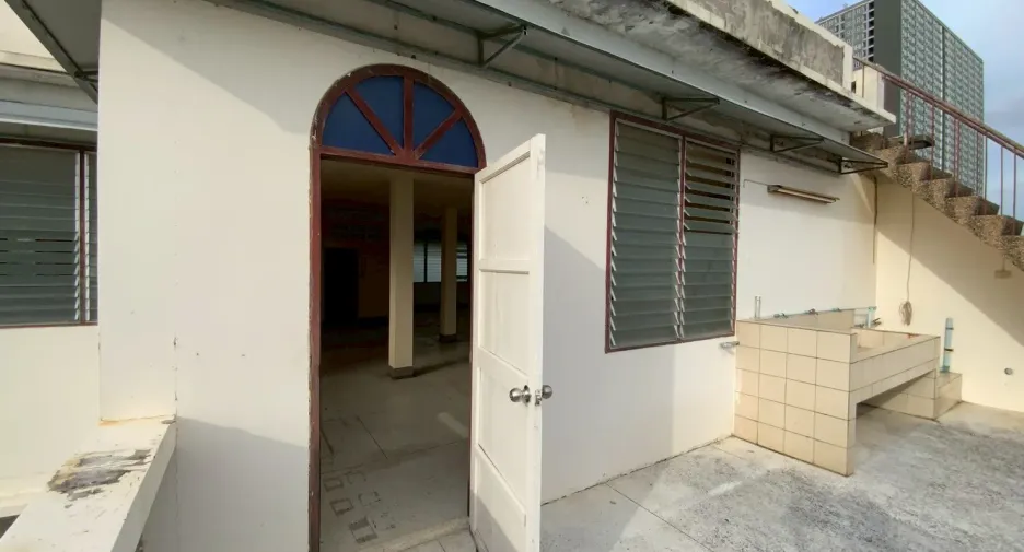 À vendre et à louer 12 chambres maison à Bang Na, Bangkok