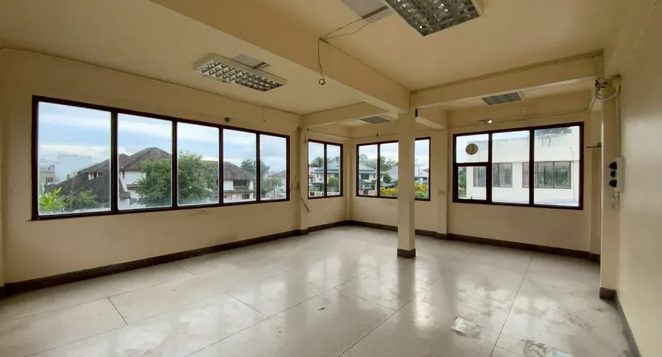 À vendre et à louer 12 chambres maison à Bang Na, Bangkok