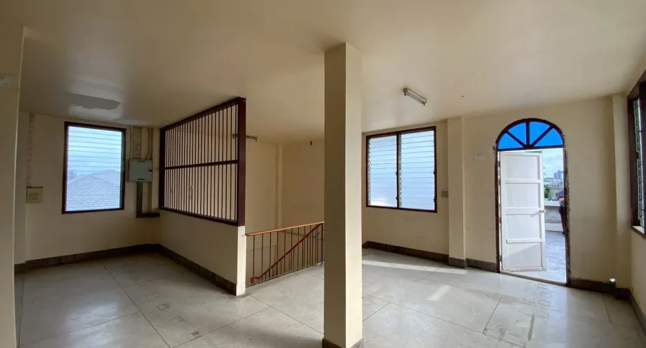 À vendre et à louer 12 chambres maison à Bang Na, Bangkok