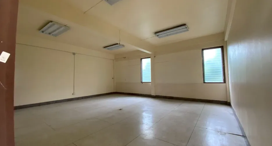 À vendre et à louer 12 chambres maison à Bang Na, Bangkok