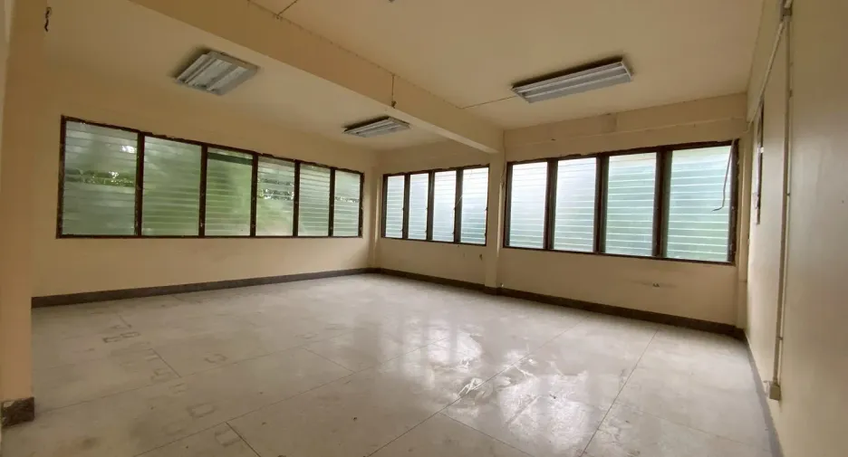 À vendre et à louer 12 chambres maison à Bang Na, Bangkok
