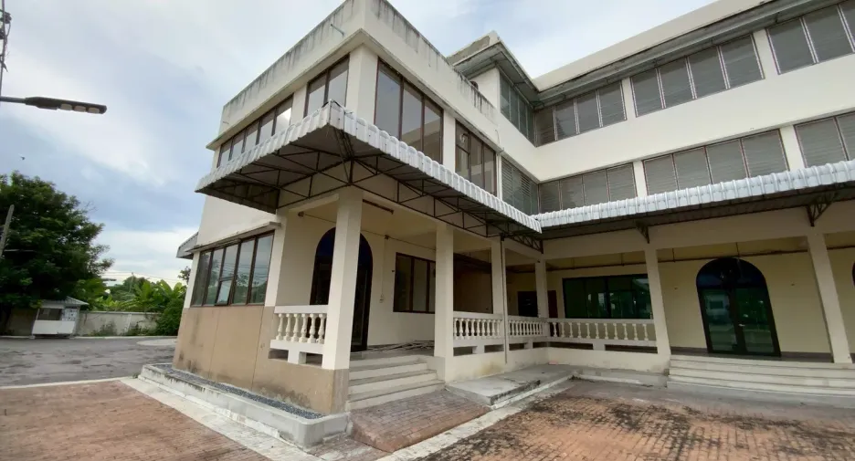 À vendre et à louer 12 chambres maison à Bang Na, Bangkok