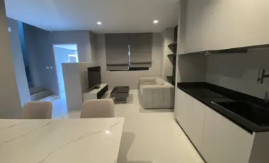 For rent 3 bedrooms townhouse in Saphan Sung, Bangkok