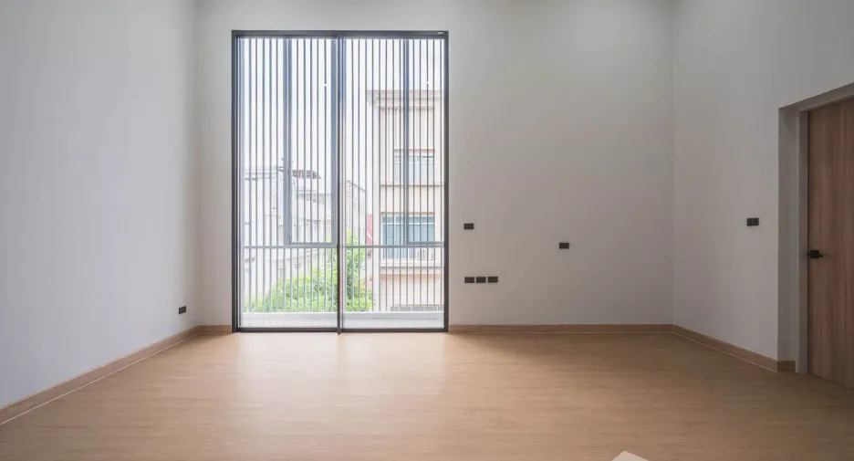 Haus zum Kauf mit 4 Zimmer in Lat Krabang, Bangkok