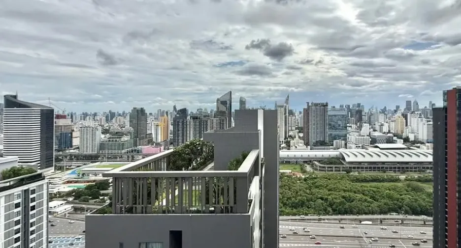 Condo en alquiler de 1 habitaciones en Huai Khwang, Bangkok