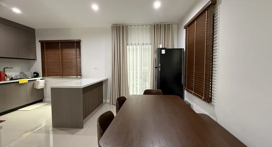 Casa adosada en venta de 3 habitaciones en Mueang Chiang Mai, Chiang Mai