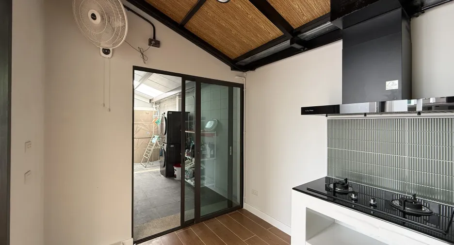 Casa adosada en venta de 3 habitaciones en Mueang Chiang Mai, Chiang Mai