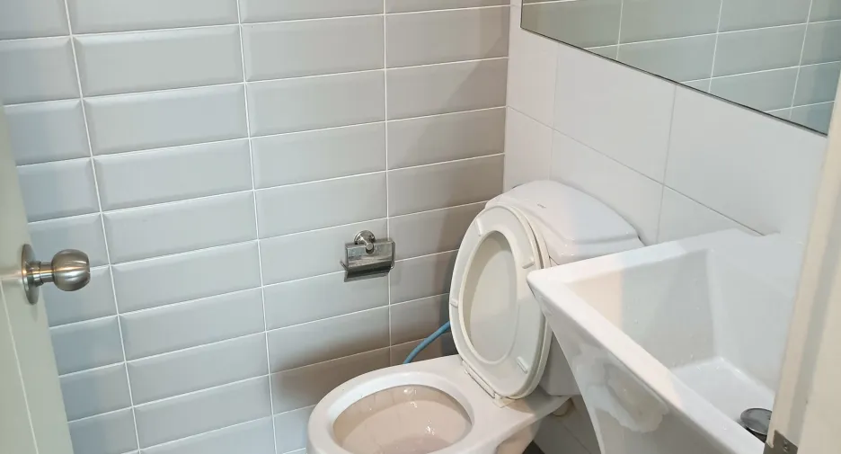 For sale studio condo in Khlong Toei, Bangkok