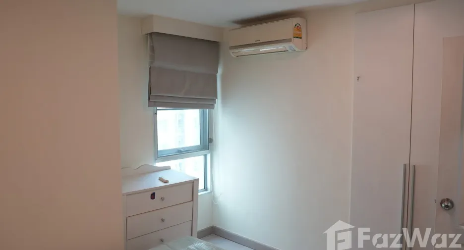 For sale 3 bedrooms condo in Huai Khwang, Bangkok
