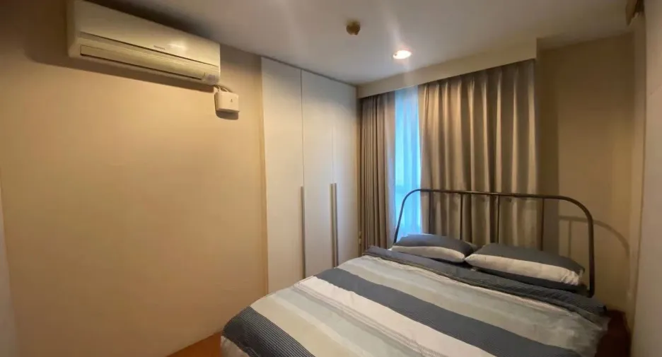 For sale 3 bedrooms condo in Huai Khwang, Bangkok