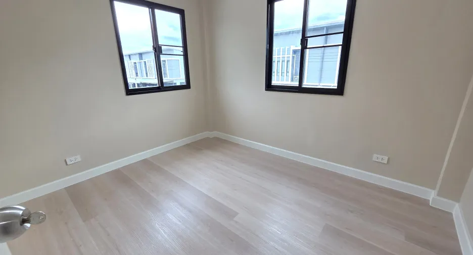 Haus zum Kauf mit 5 Zimmer in Khlong Sam Wa, Bangkok