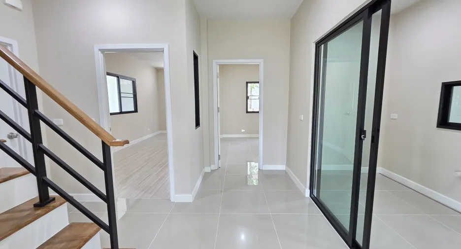 Haus zum Kauf mit 5 Zimmer in Khlong Sam Wa, Bangkok
