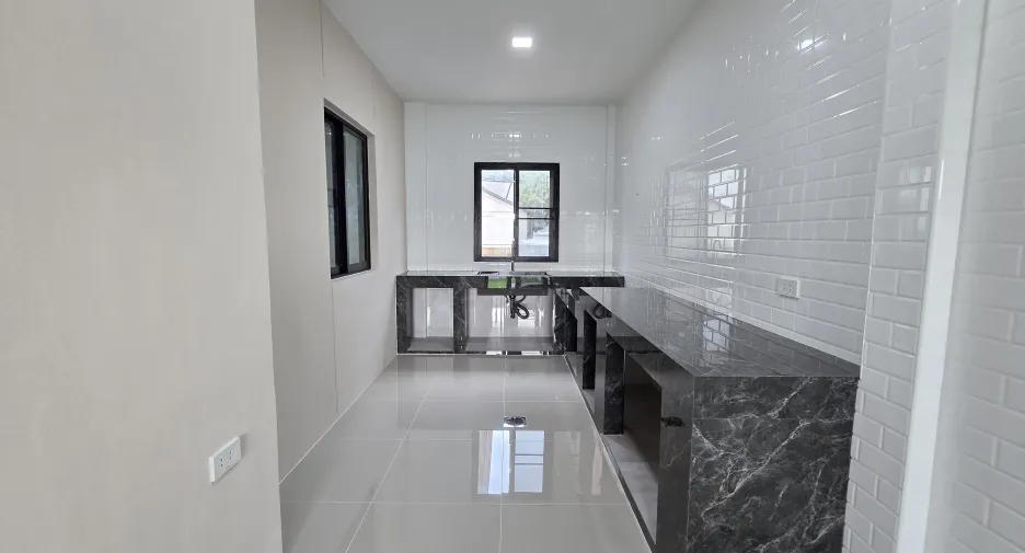 Haus zum Kauf mit 5 Zimmer in Khlong Sam Wa, Bangkok