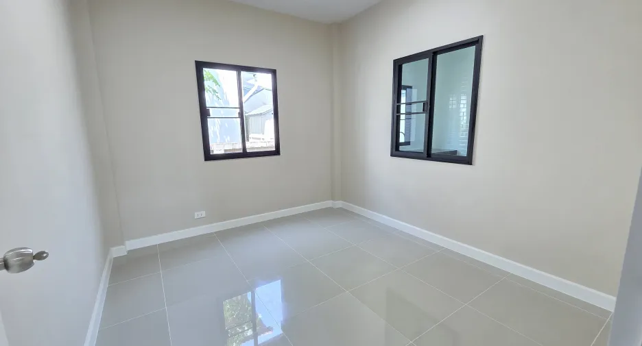 Haus zum Kauf mit 5 Zimmer in Khlong Sam Wa, Bangkok