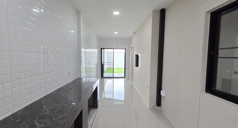 Haus zum Kauf mit 5 Zimmer in Khlong Sam Wa, Bangkok
