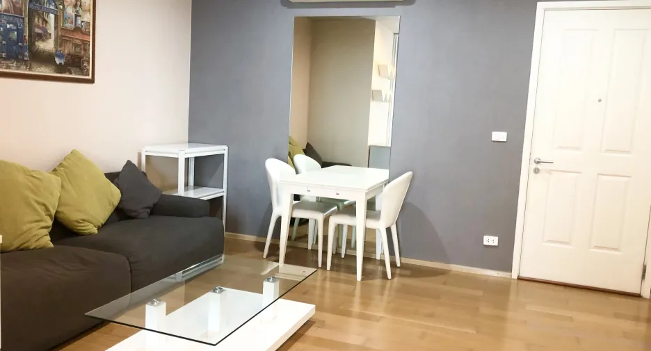 Condo en alquiler de 1 habitaciones en Khlong San, Bangkok