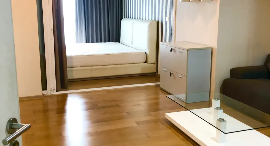Condo en alquiler de 1 habitaciones en Khlong San, Bangkok