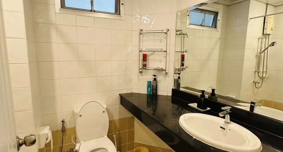 For rent 3 ベッドルーム condo in Yan Nawa, Bangkok