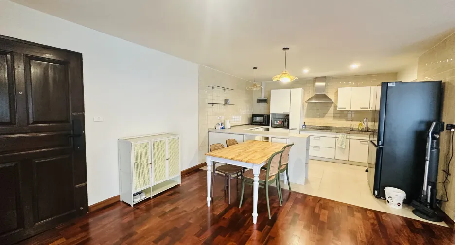For rent 3 ベッドルーム condo in Yan Nawa, Bangkok