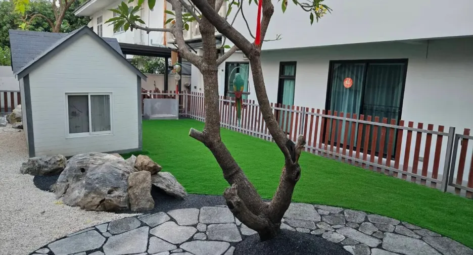 For rent 5 bedrooms house in Lat Phrao, Bangkok