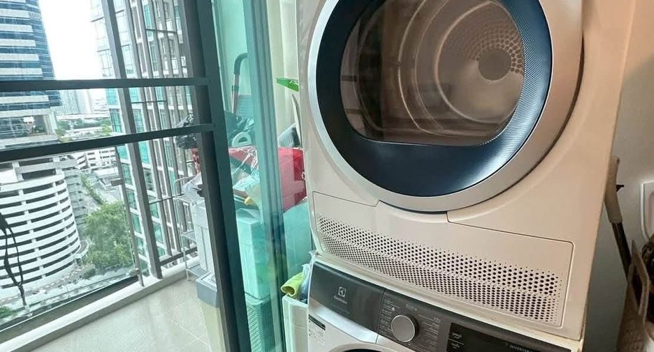 For sale 2 bedrooms condo in Watthana, Bangkok