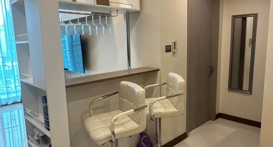 For sale 2 bedrooms condo in Watthana, Bangkok