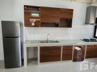 For rent 2 bedrooms townhouse in Saphan Sung, Bangkok