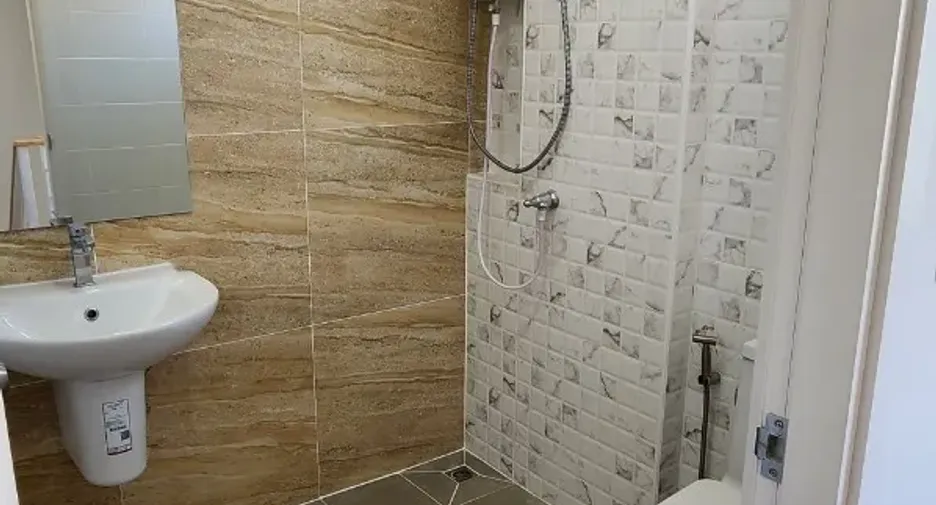 For rent 2 bedrooms townhouse in Saphan Sung, Bangkok