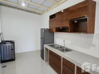 For rent 2 bedrooms townhouse in Saphan Sung, Bangkok