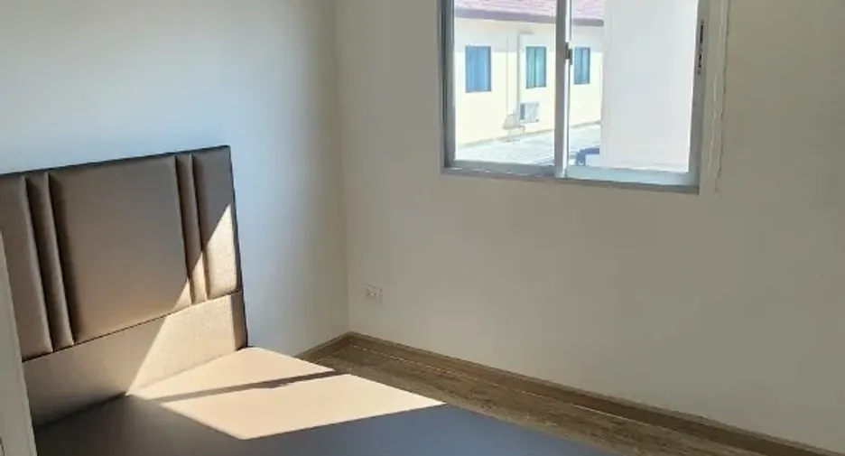 For rent 2 bedrooms townhouse in Saphan Sung, Bangkok