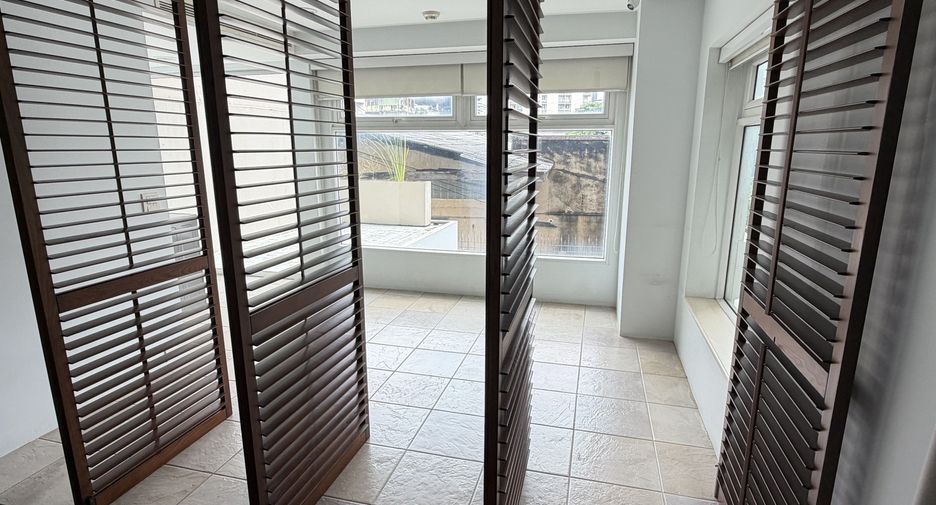 À vendre 4 chambres maison de ville à Bang Kho Laem, Bangkok