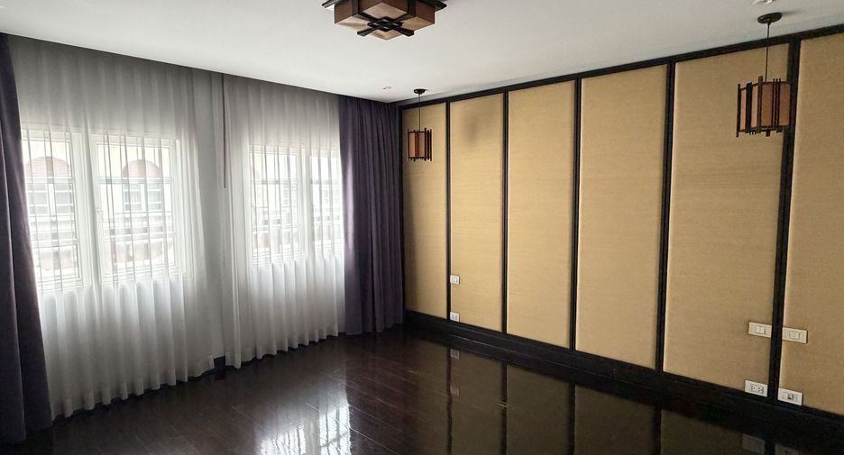 À vendre 4 chambres maison de ville à Bang Kho Laem, Bangkok