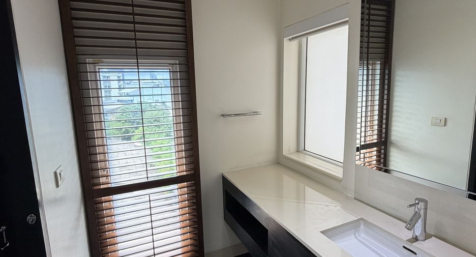 À vendre 4 chambres maison de ville à Bang Kho Laem, Bangkok