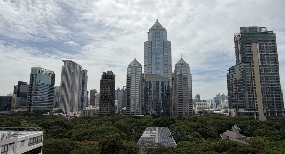 For sale 2 ベッドルーム condo in Pathum Wan, Bangkok