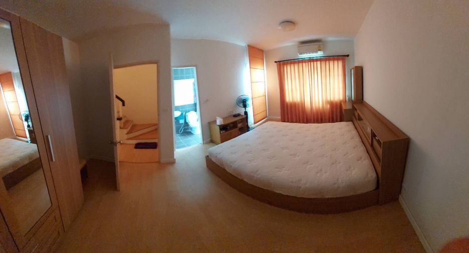 À vendre 3 chambres maison de ville à Lat Krabang, Bangkok