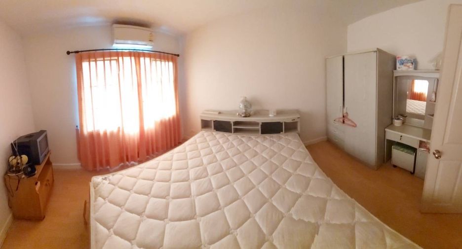 À vendre 3 chambres maison de ville à Lat Krabang, Bangkok