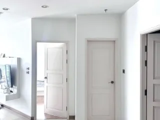 For sale 2 bedrooms condo in Huai Khwang, Bangkok
