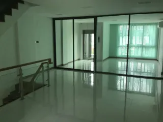 À vendre et à louer 1 chambre maison à Don Mueang, Bangkok