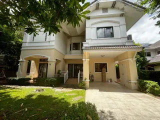 À louer 3 chambres maison à Hang Dong, Chiang Mai