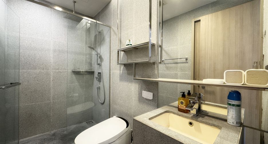 Wohnung zur Miete mit 2 Zimmer in Pathum Wan, Bangkok