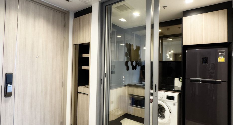Wohnung zur Miete mit 2 Zimmer in Pathum Wan, Bangkok